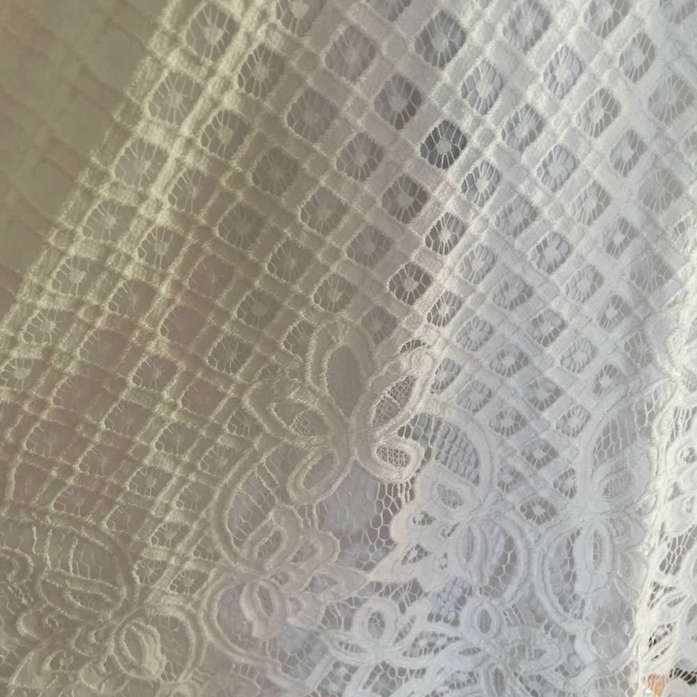 White Lace V-Neck Short Sleeve Dress - Picture 3 of 9